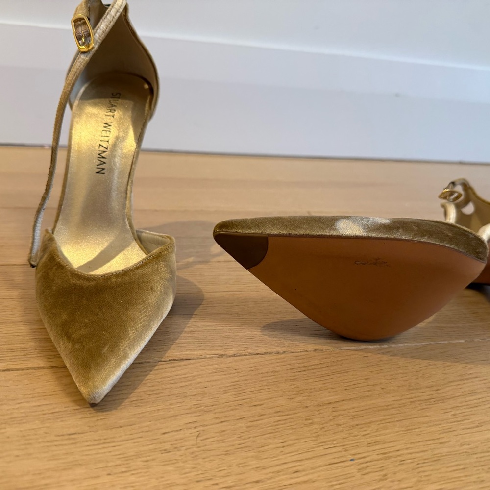 Stuart Weitzman Gold Women's Heels - Picture 4 of 5